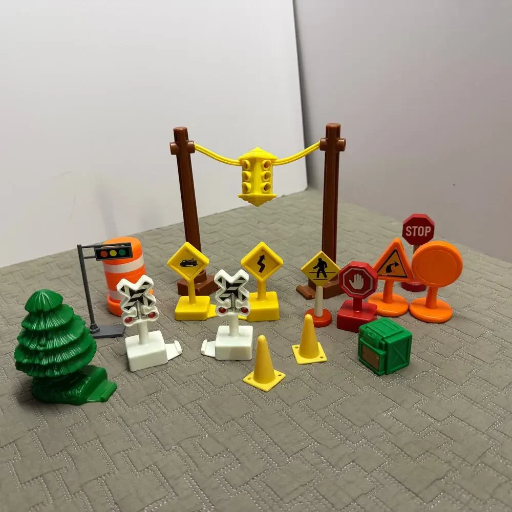 Fisher Price Geotrax Lot Signs Traffic Lights Tree Cones Replacement Pieces